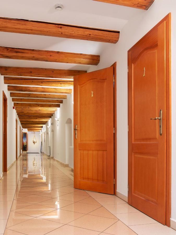 베크 Rubra Panzio B&B 외부 사진